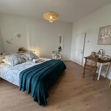 Les Rives De L'escamat Bed & Breakfast 3*